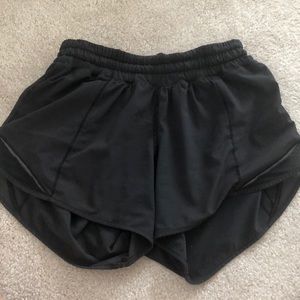 BLACK LULULEMON SHORTS